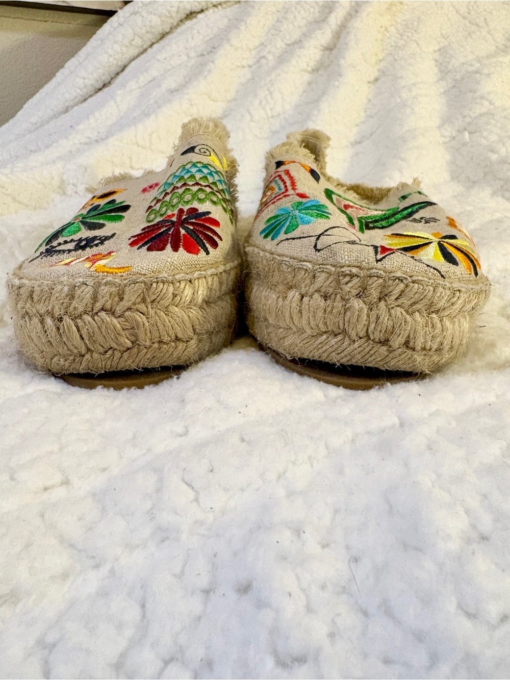 Johnny Was Embroidered Tan Espadrilles with Green & Black Accents - Picture 11 of 15